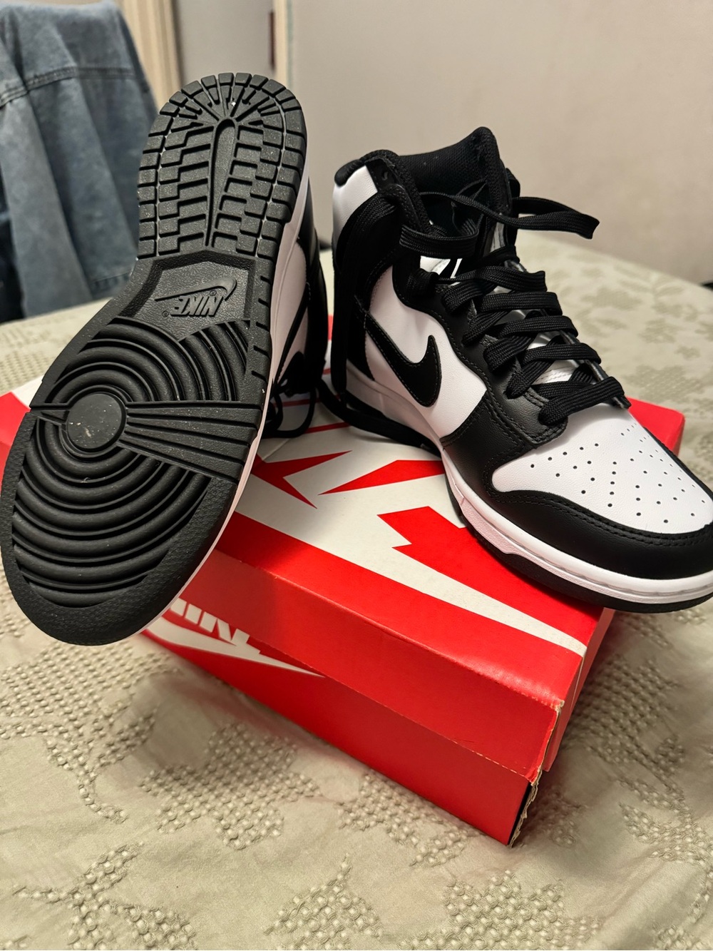 Nike Men’s panda dunk hi retro